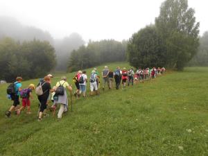 11. Pohod na Prag za dedke, babice in vnuke številčno obiskan